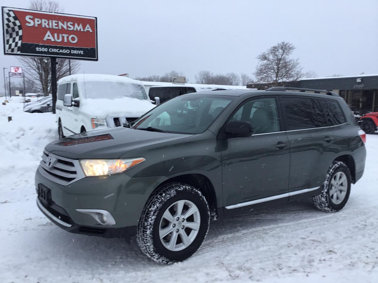 Toyota Highlander Plus 4D SUV 4X4 2013