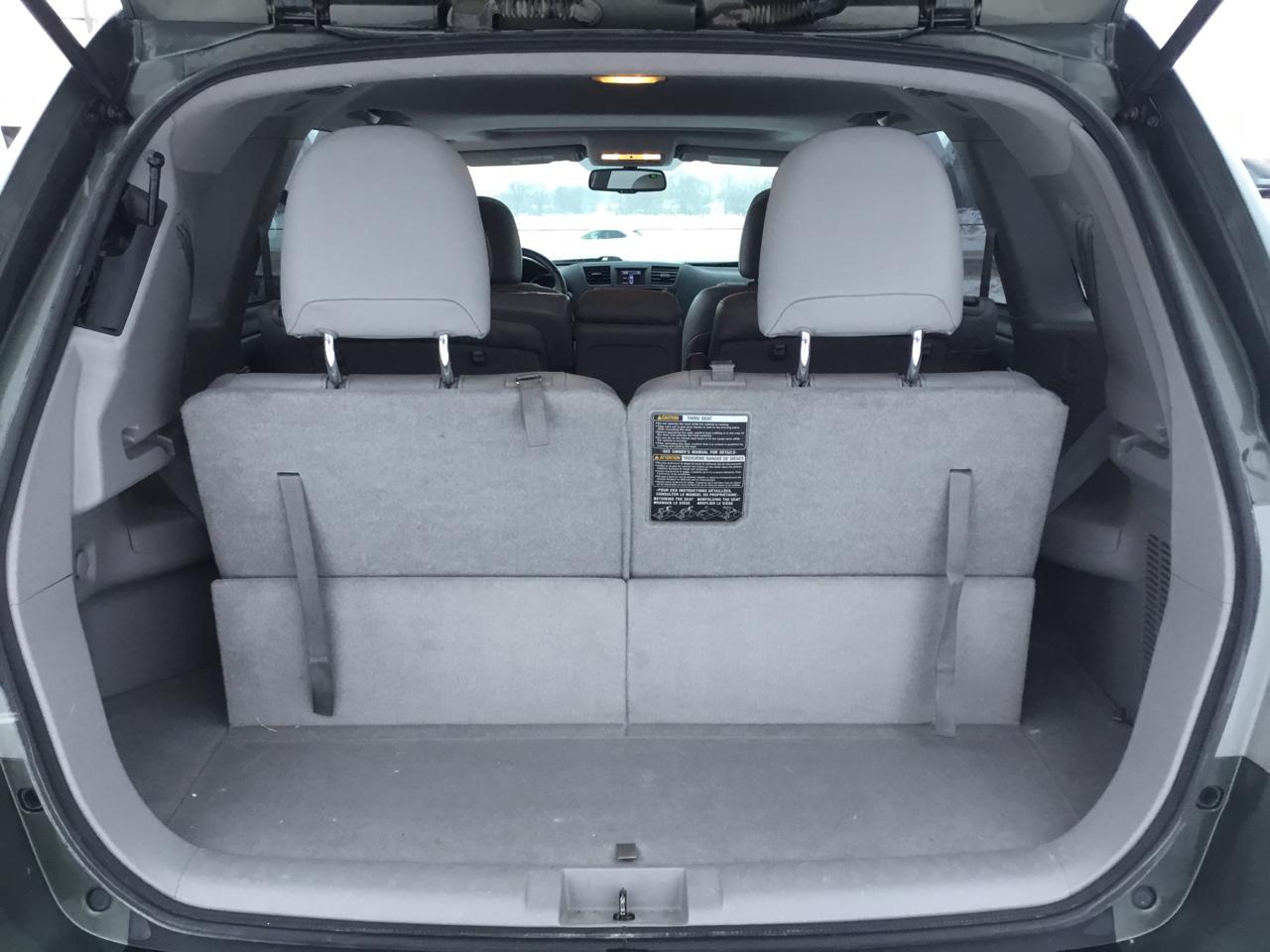 Toyota Highlander Plus 4D SUV 4X4 2013