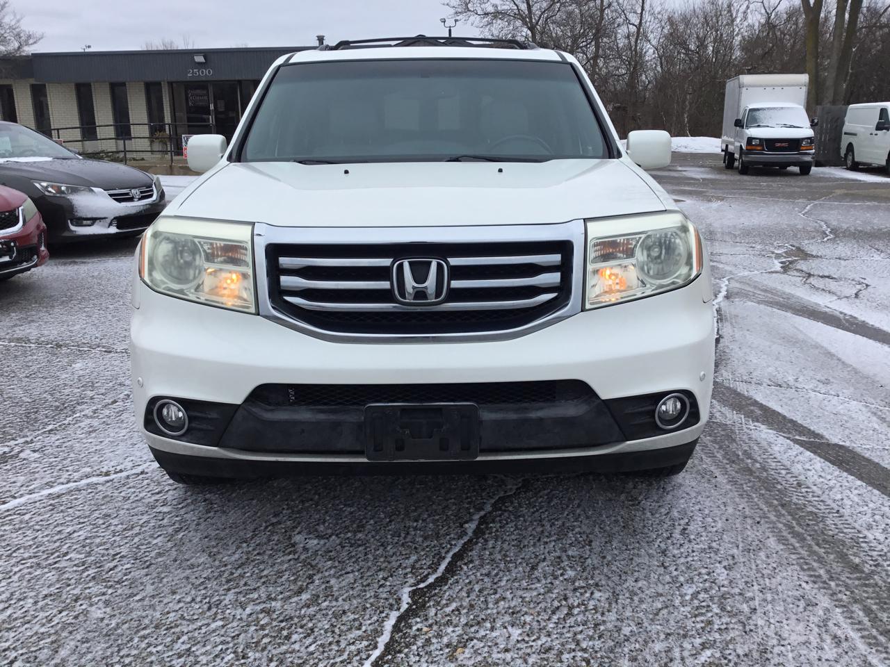 Honda Pilot Touring 2WD 5-Spd AT with DVD 2013