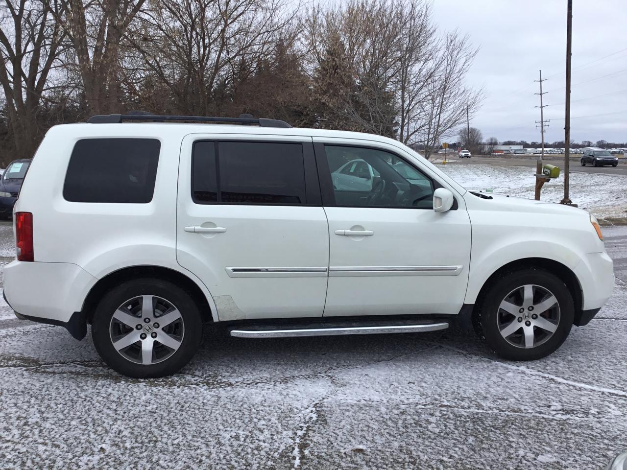 Honda Pilot Touring 2WD 5-Spd AT with DVD 2013