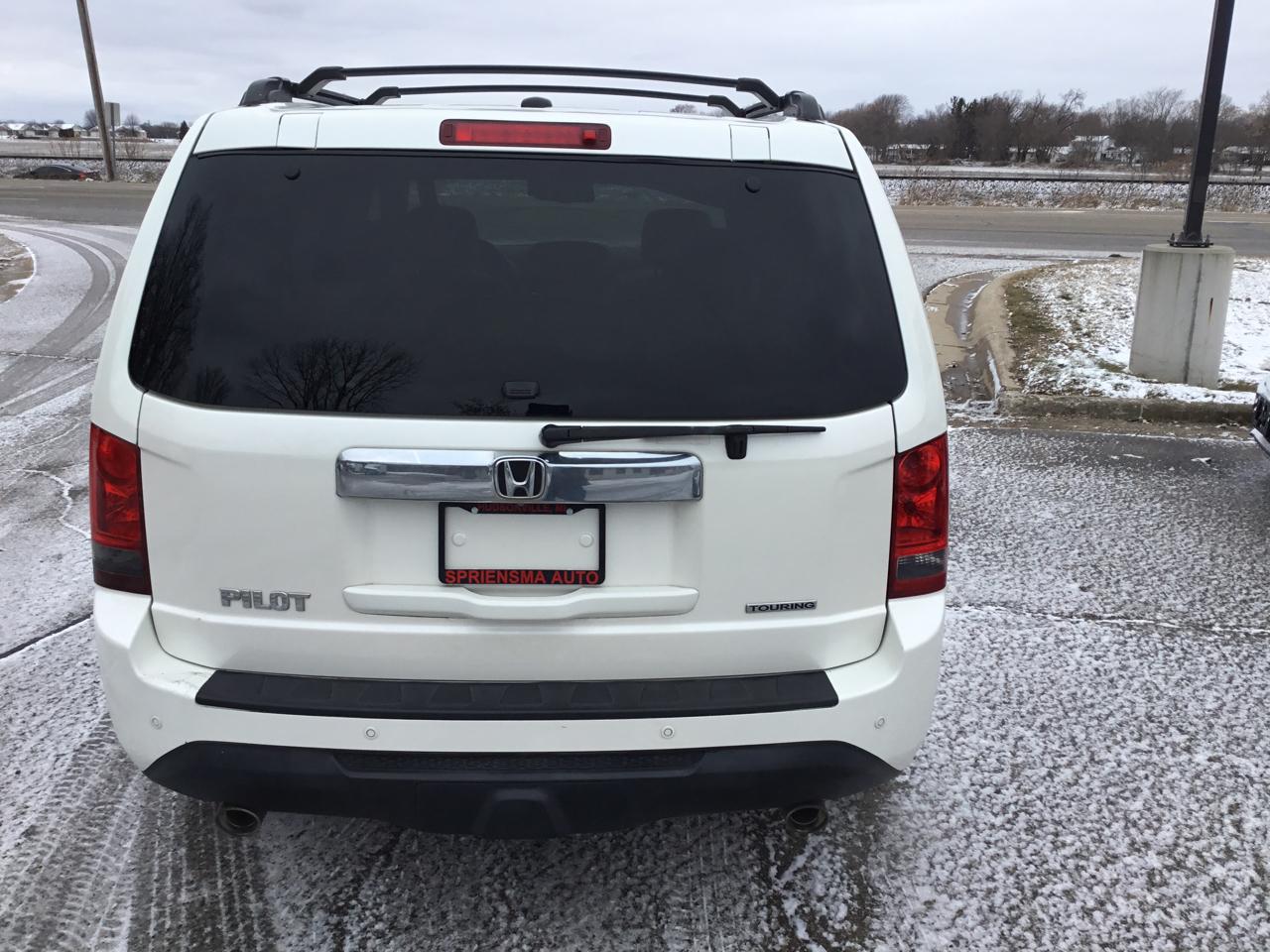Honda Pilot Touring 2WD 5-Spd AT with DVD 2013