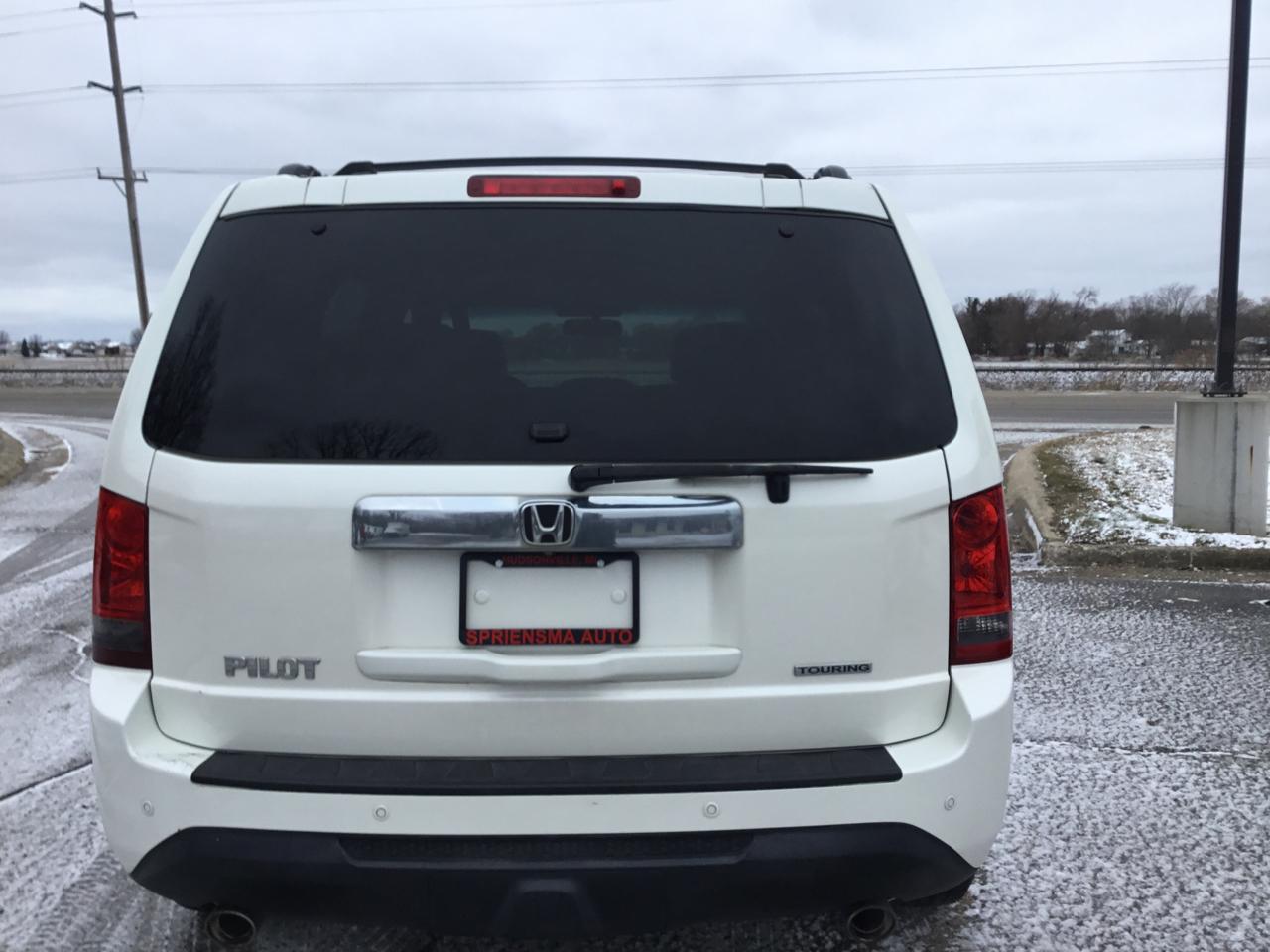 Honda Pilot Touring 2WD 5-Spd AT with DVD 2013