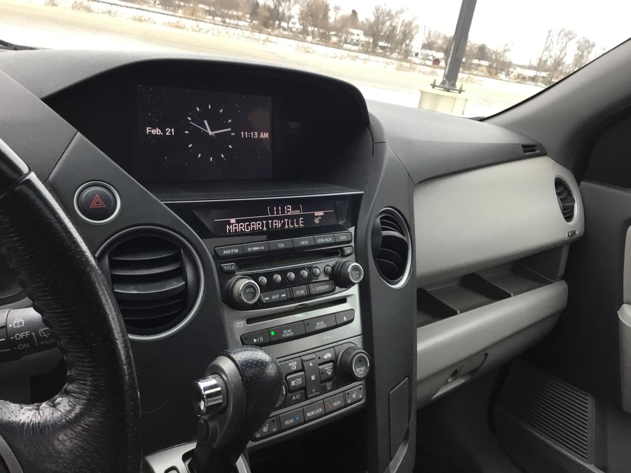 Honda Pilot Touring 2WD 5-Spd AT with DVD 2013