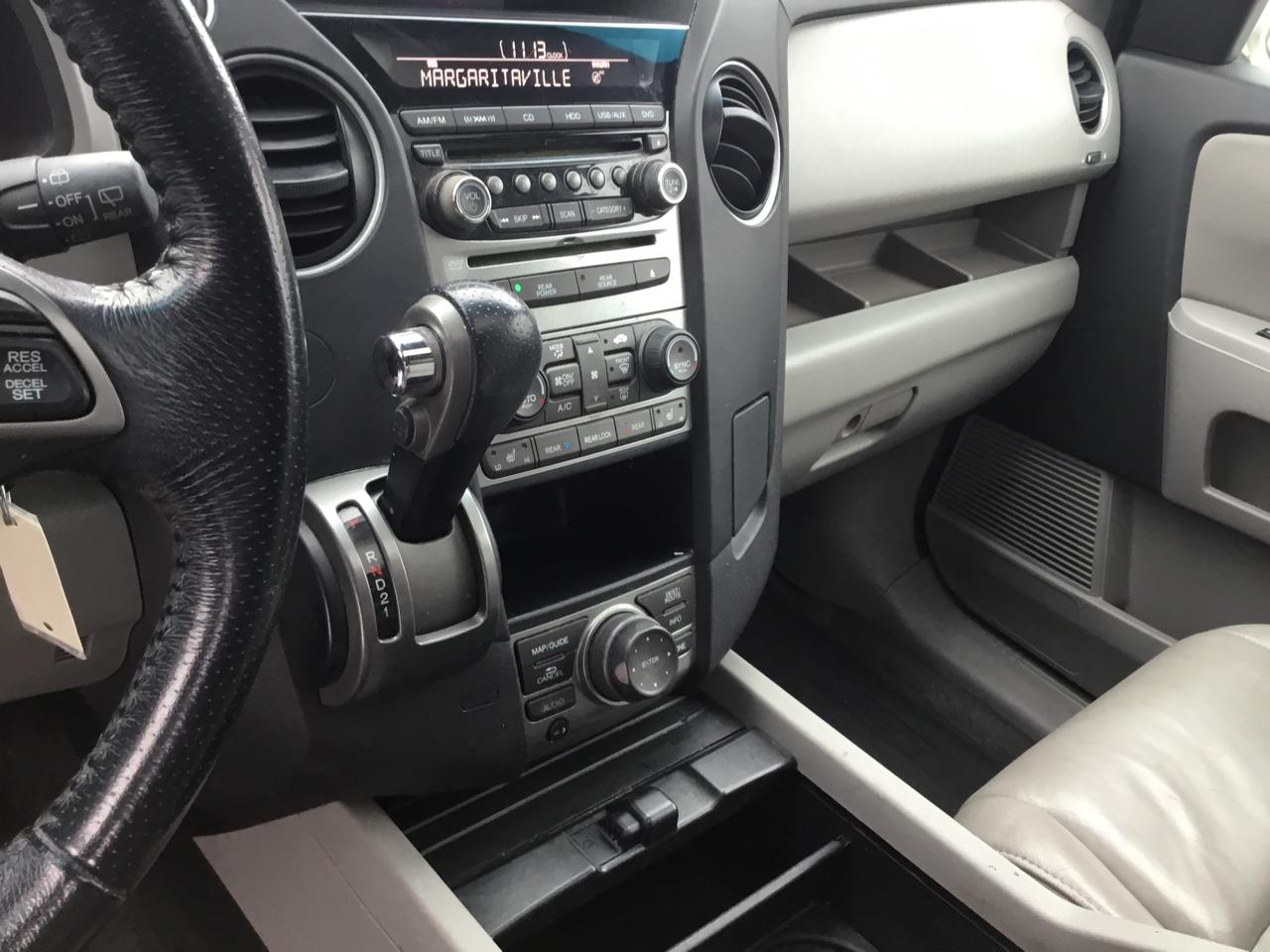 Honda Pilot Touring 2WD 5-Spd AT with DVD 2013