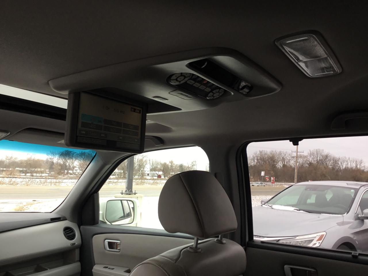 Honda Pilot Touring 2WD 5-Spd AT with DVD 2013