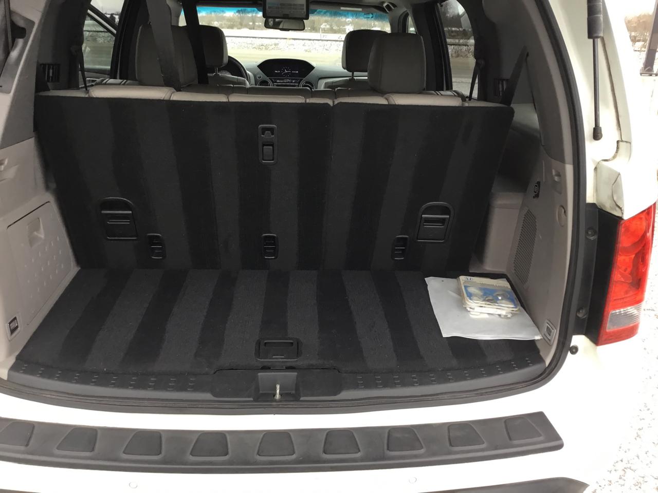 Honda Pilot Touring 2WD 5-Spd AT with DVD 2013