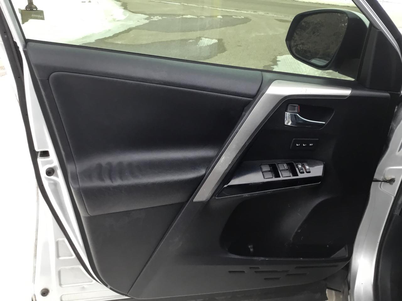 Toyota RAV4 Hybrid Limited 2016