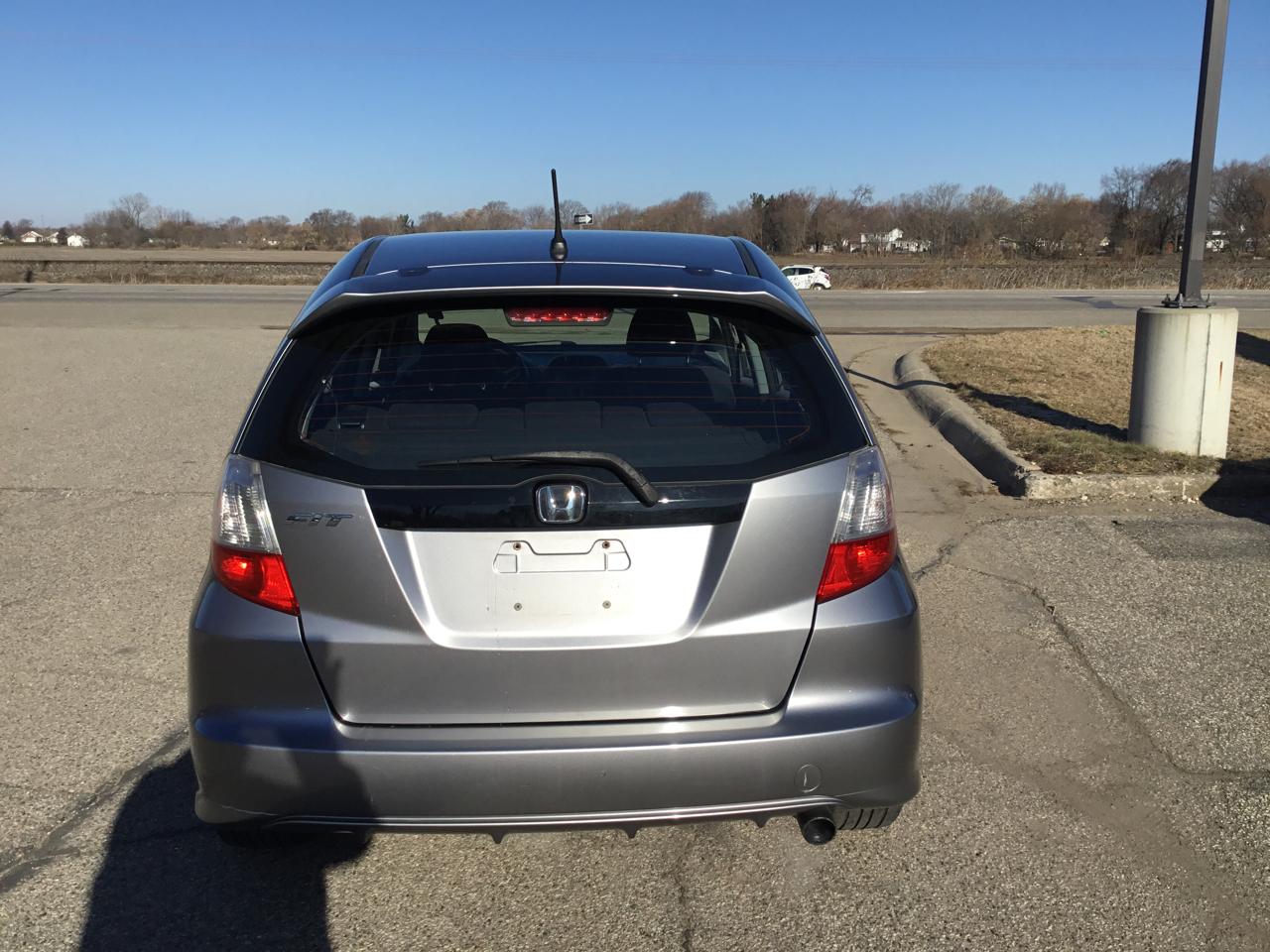 Honda Fit Sport 5-Speed MT 2010