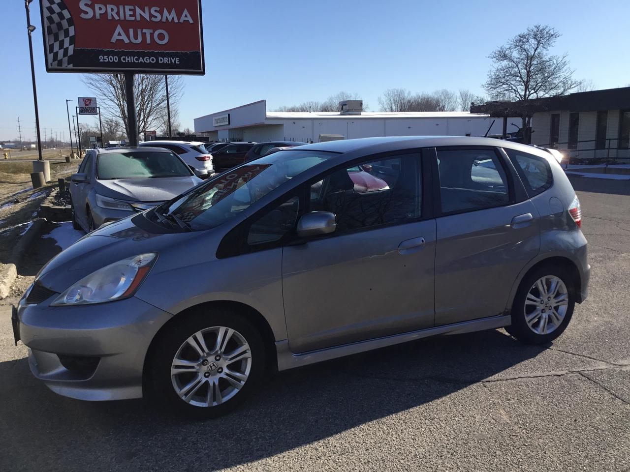 Honda Fit Sport 5-Speed MT 2010