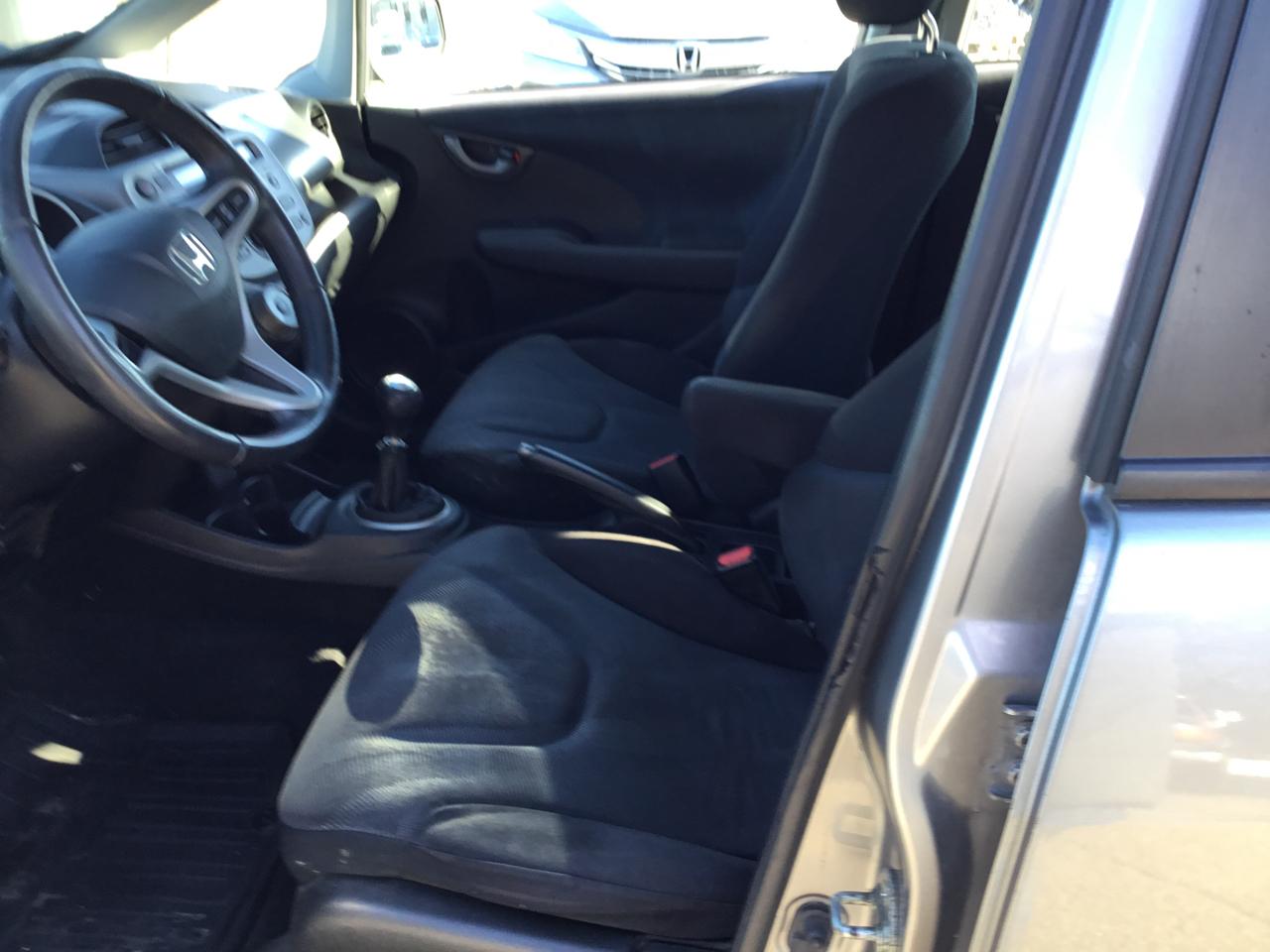 Honda Fit Sport 5-Speed MT 2010