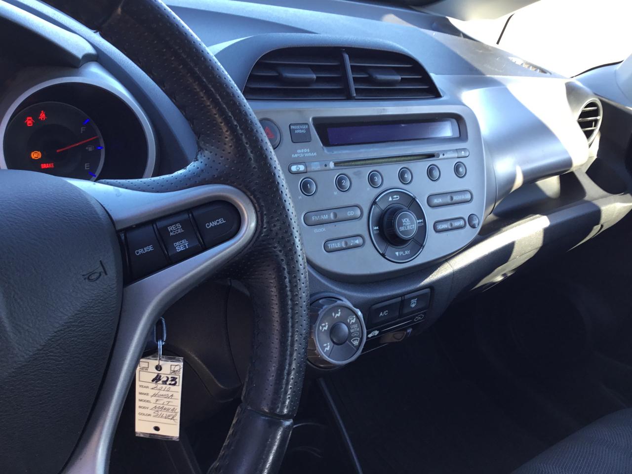 Honda Fit Sport 5-Speed MT 2010