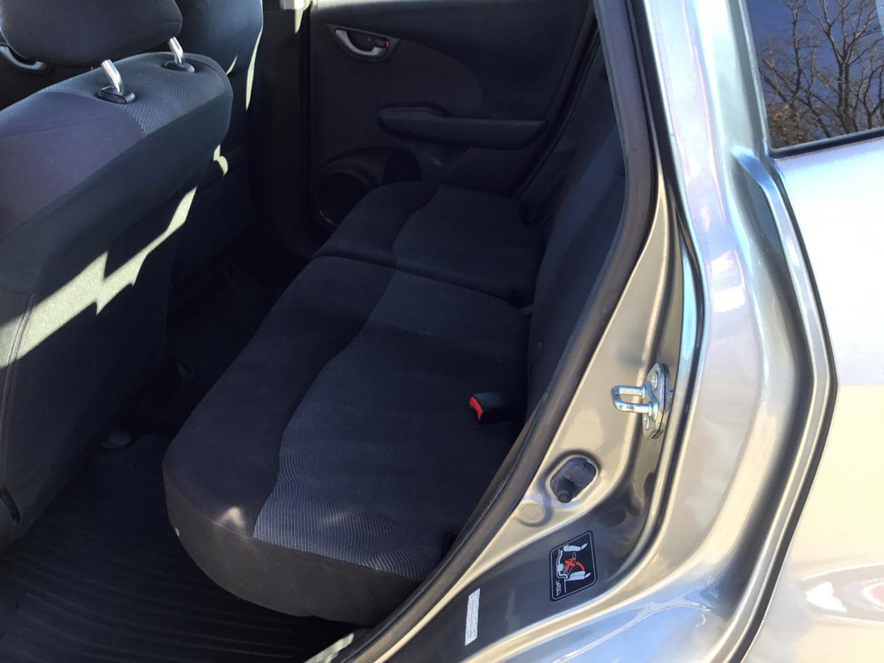 Honda Fit Sport 5-Speed MT 2010