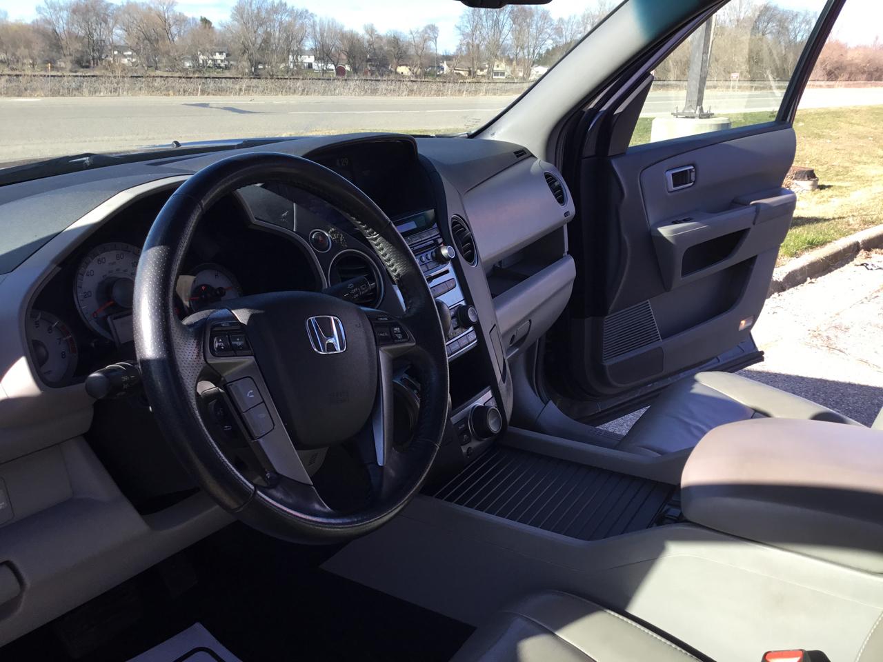 Honda Pilot EX-L 4WD 5-Spd AT with DVD 2014