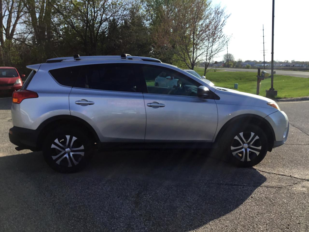 Toyota RAV4 FWD 4dr LE (Natl) 2013