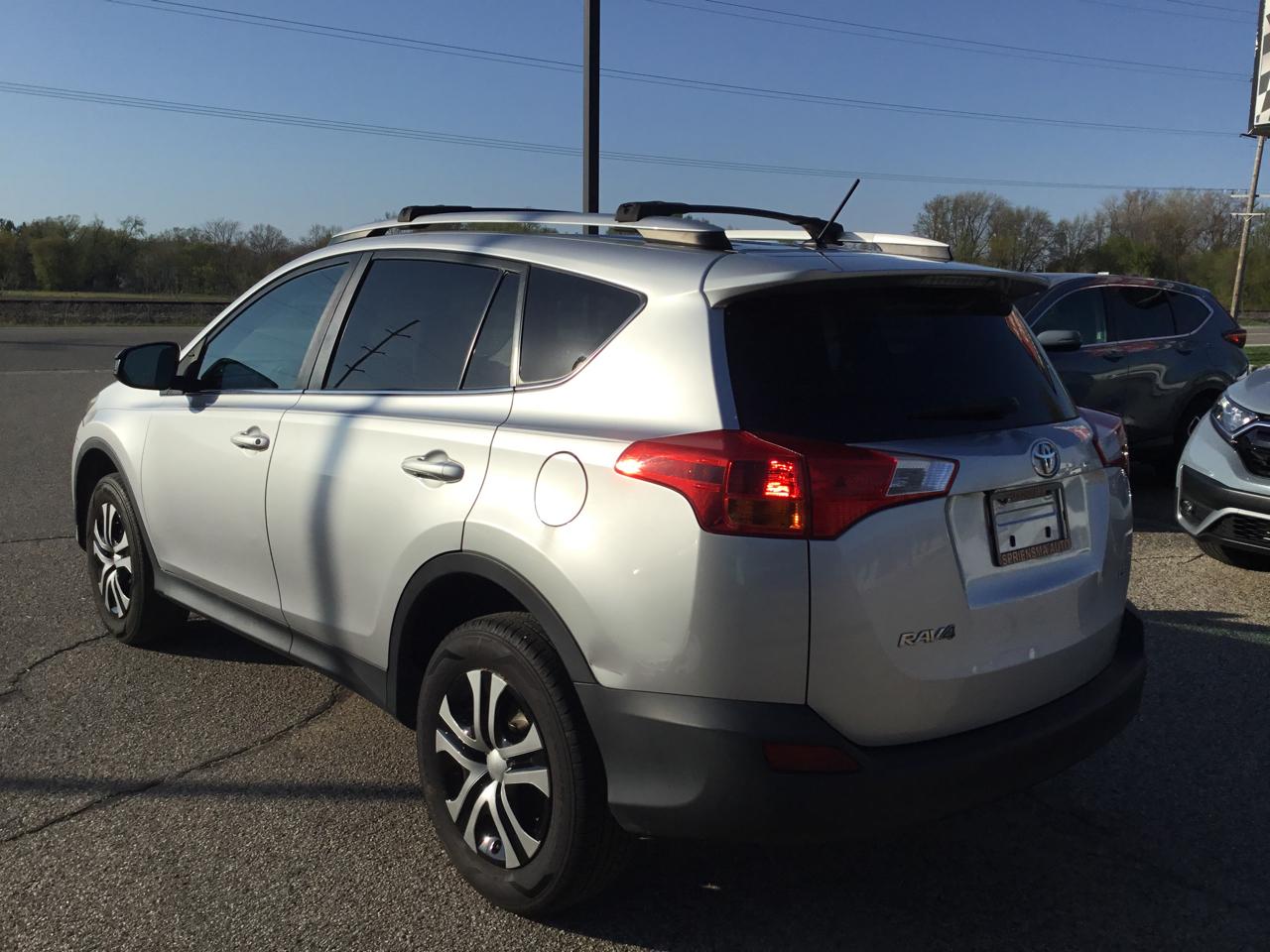 Toyota RAV4 FWD 4dr LE (Natl) 2013