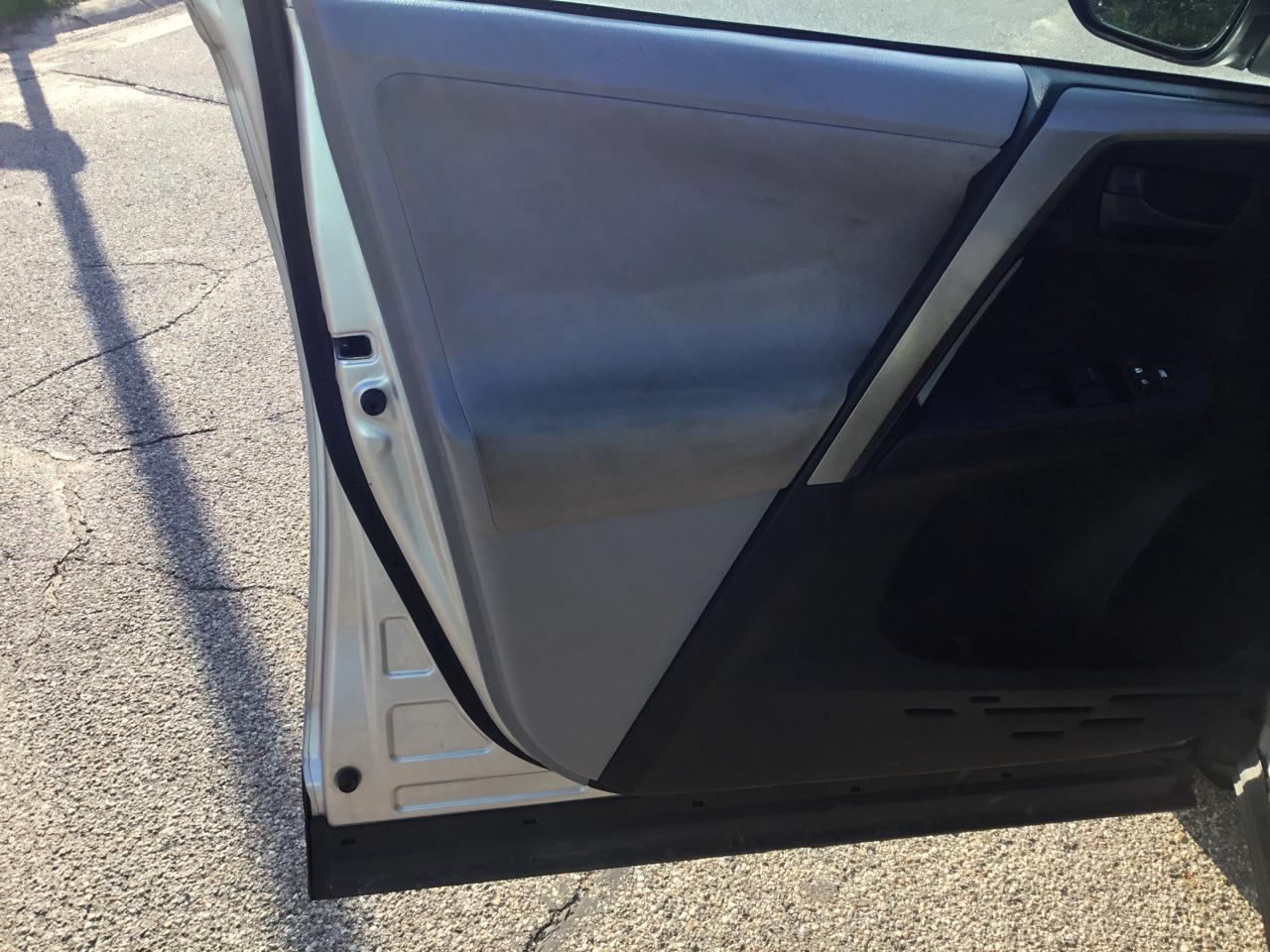 Toyota RAV4 FWD 4dr LE (Natl) 2013