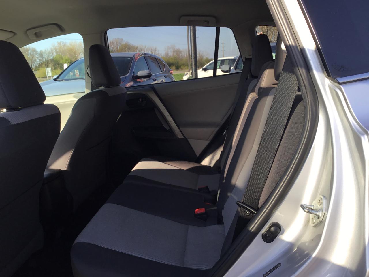 Toyota RAV4 FWD 4dr LE (Natl) 2013