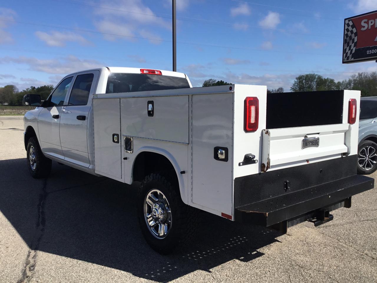 RAM 2500 Tradesman 4x4 Crew Cab 8' Box 2022