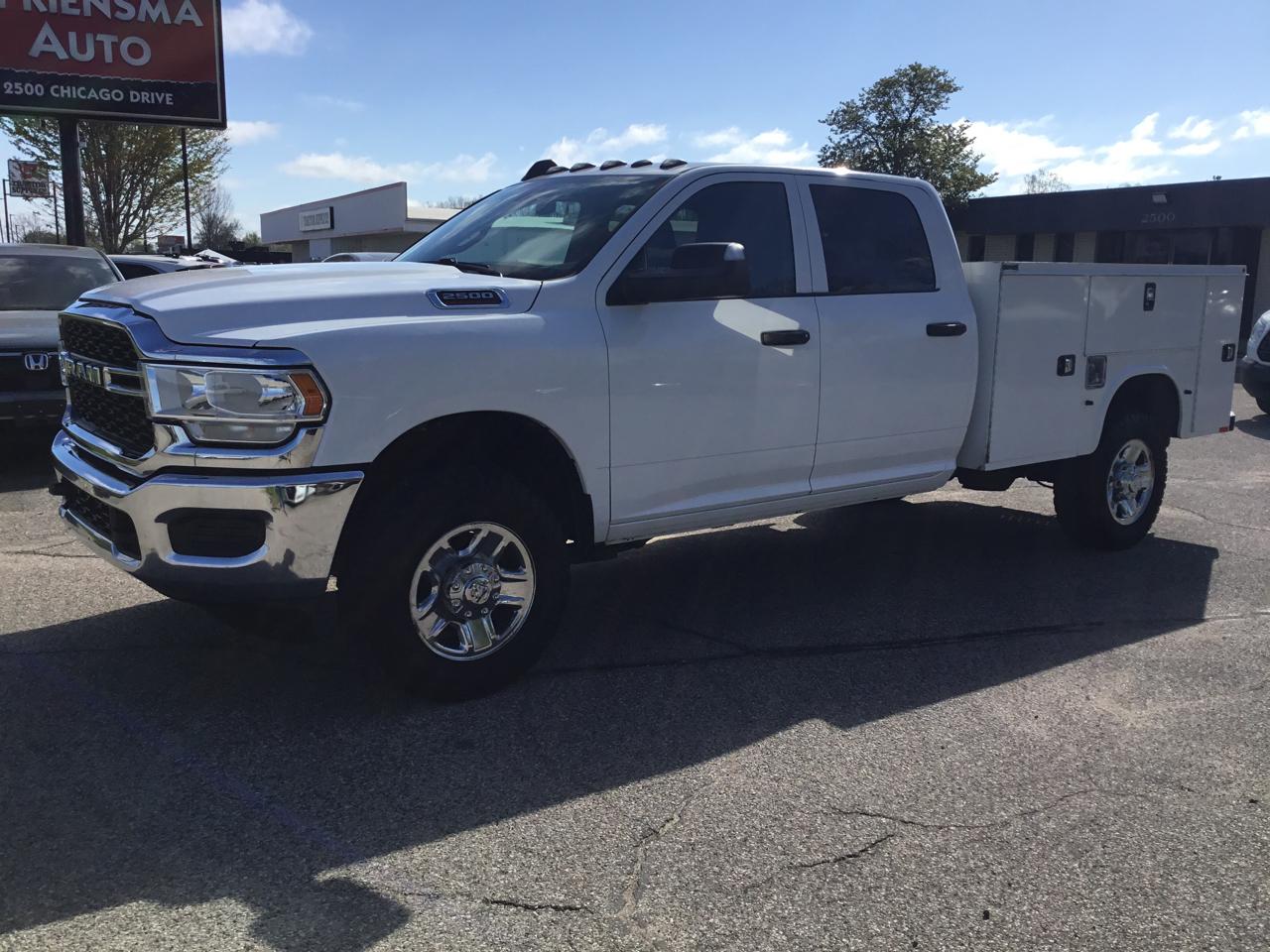 RAM 2500 Tradesman 4x4 Crew Cab 8' Box 2022