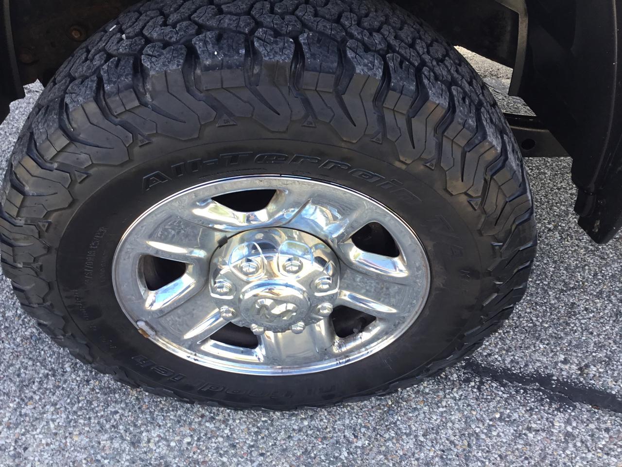 RAM 2500 Tradesman 4x4 Crew Cab 8' Box 2022