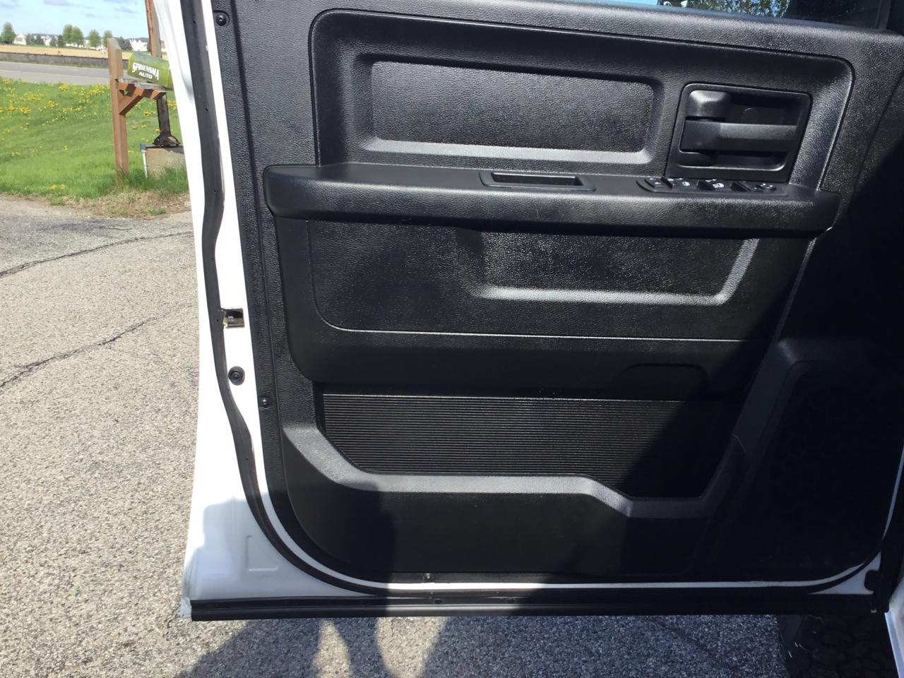 RAM 2500 Tradesman 4x4 Crew Cab 8' Box 2022