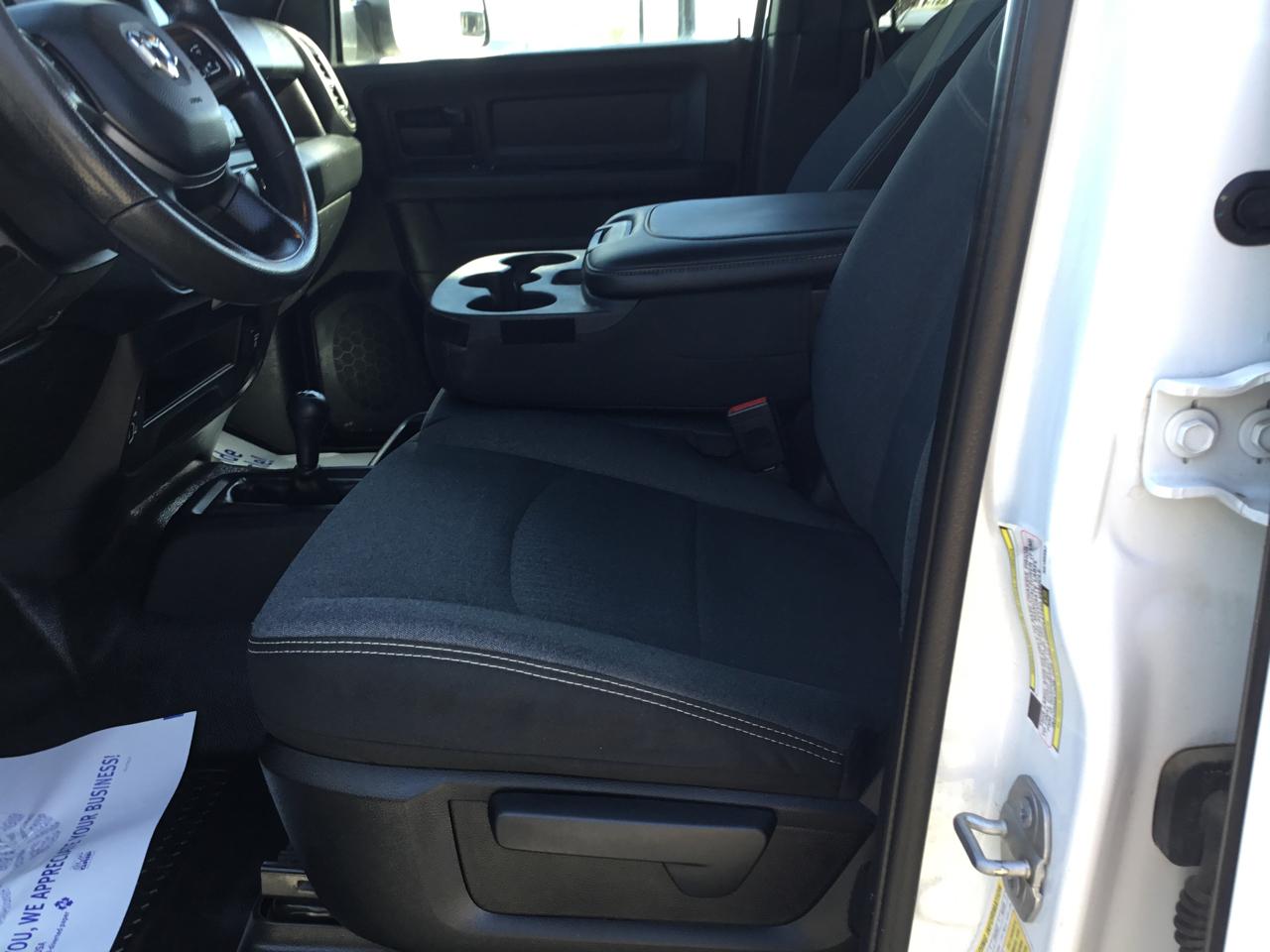 RAM 2500 Tradesman 4x4 Crew Cab 8' Box 2022