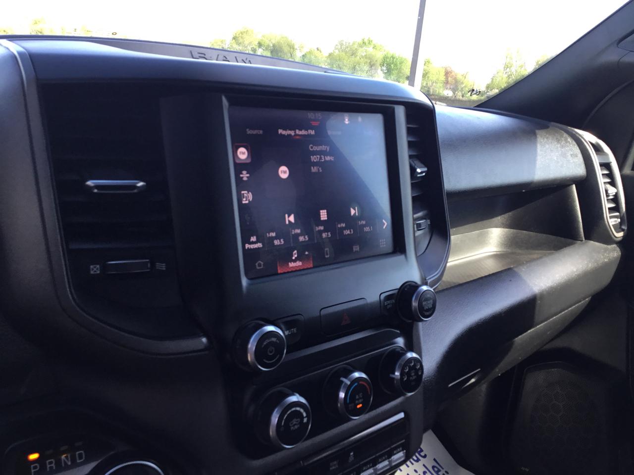 RAM 2500 Tradesman 4x4 Crew Cab 8' Box 2022