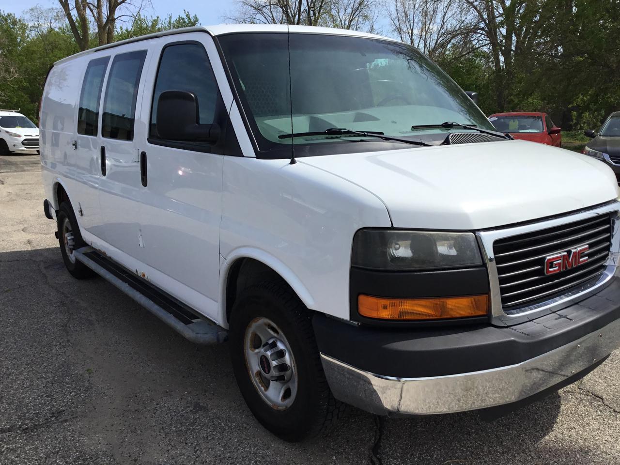 GMC Savana Cargo Van RWD 2500 135" 2014
