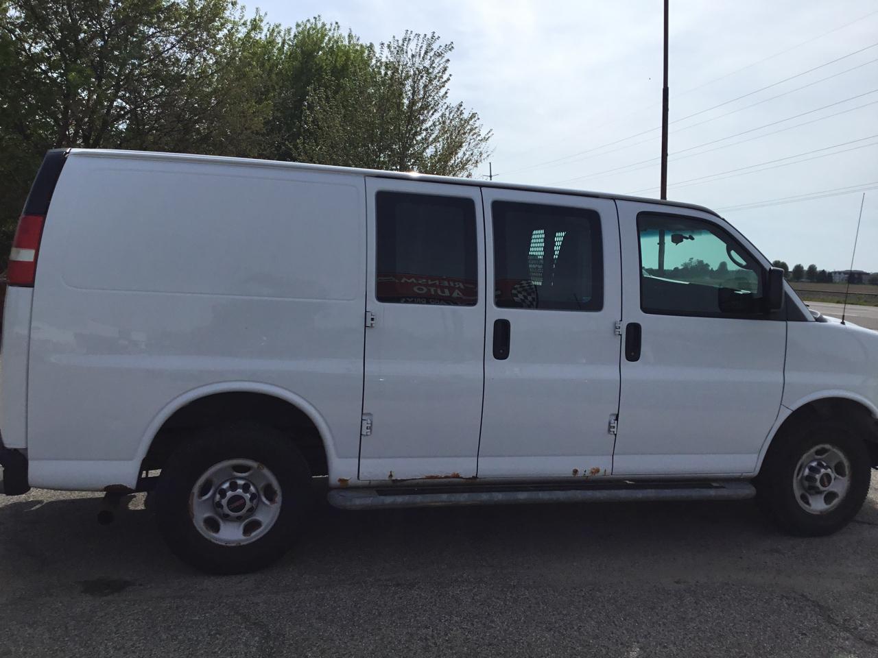GMC Savana Cargo Van RWD 2500 135" 2014