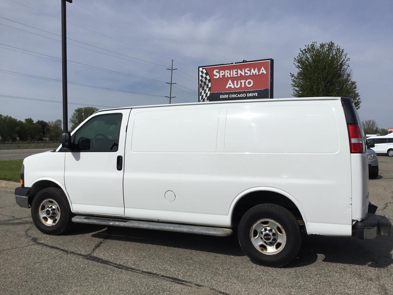GMC Savana Cargo Van RWD 2500 135" 2014