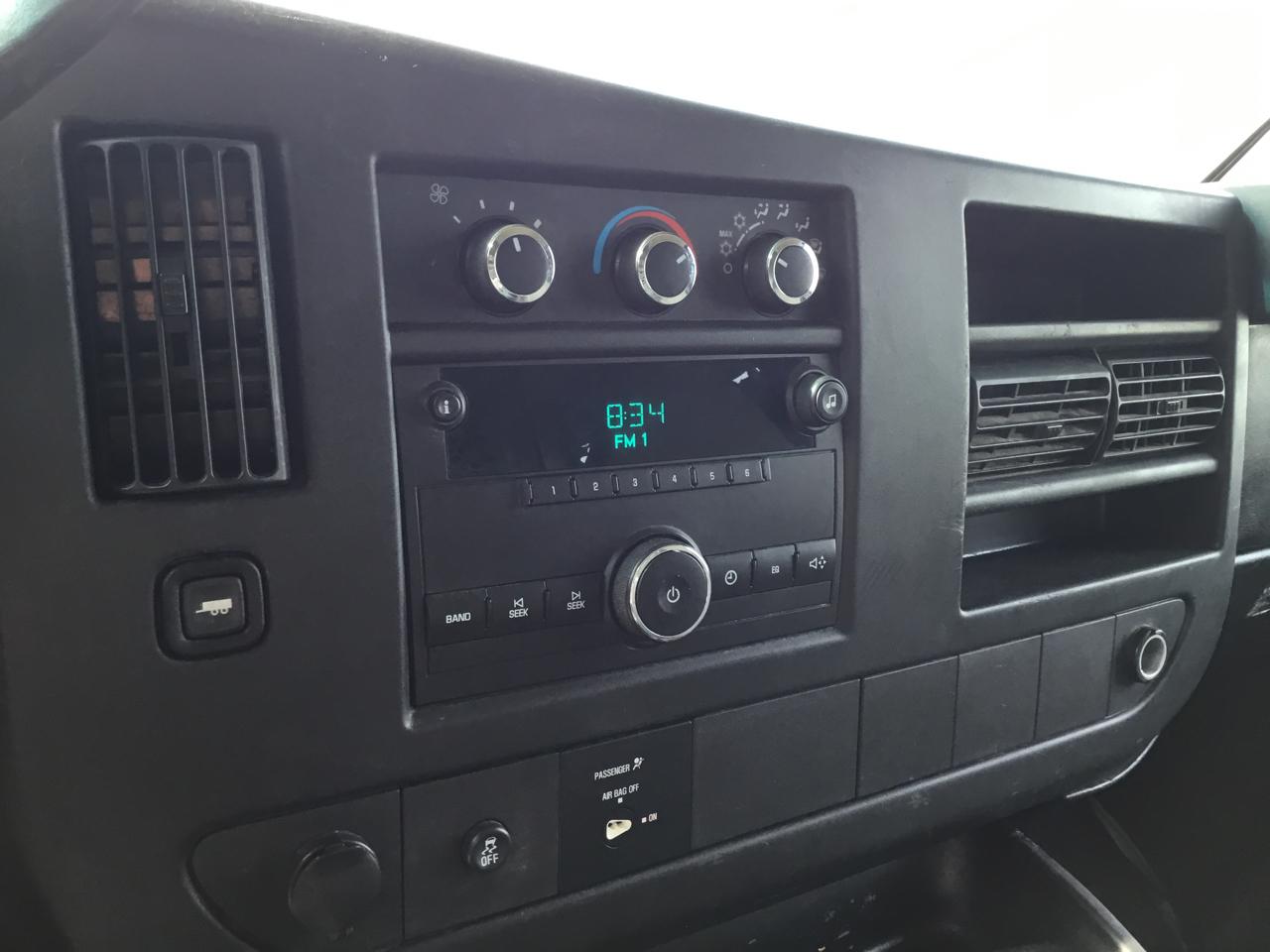 GMC Savana Cargo Van RWD 2500 135" 2014