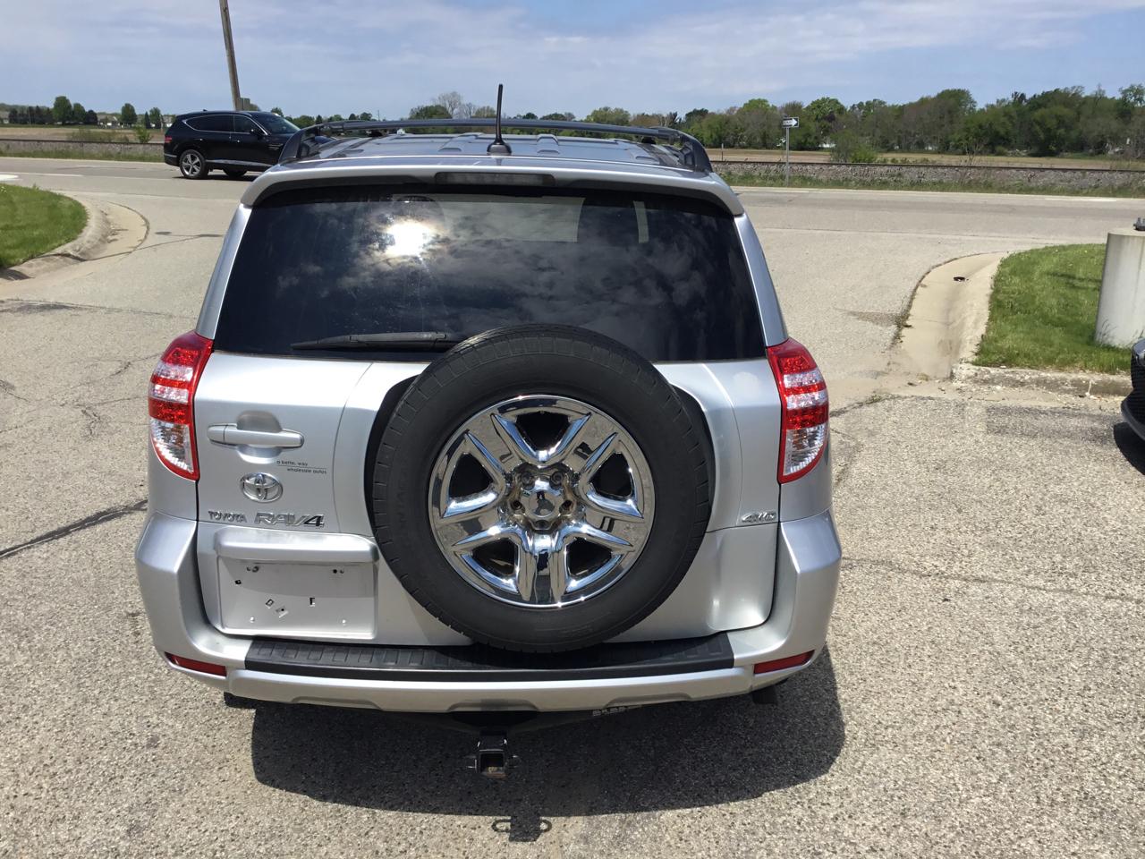 Toyota RAV4 4WD 4dr V6 5-Spd AT (Natl) 2009