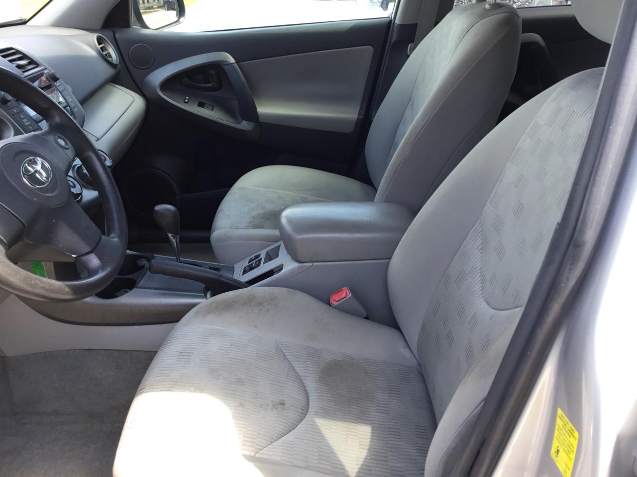 Toyota RAV4 4WD 4dr V6 5-Spd AT (Natl) 2009