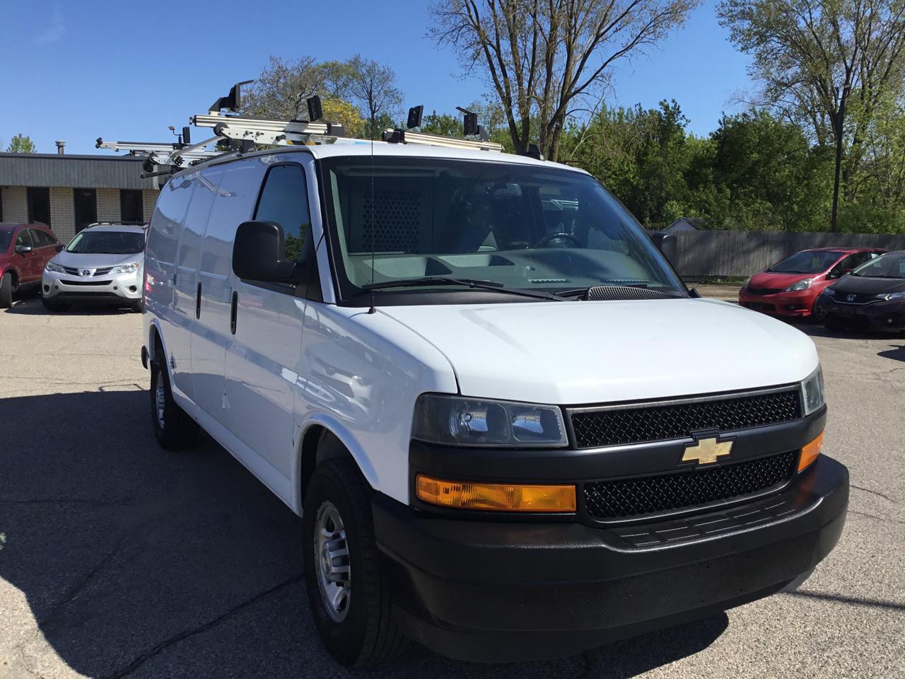 Chevrolet Express Cargo Van RWD 2500 135" 2020