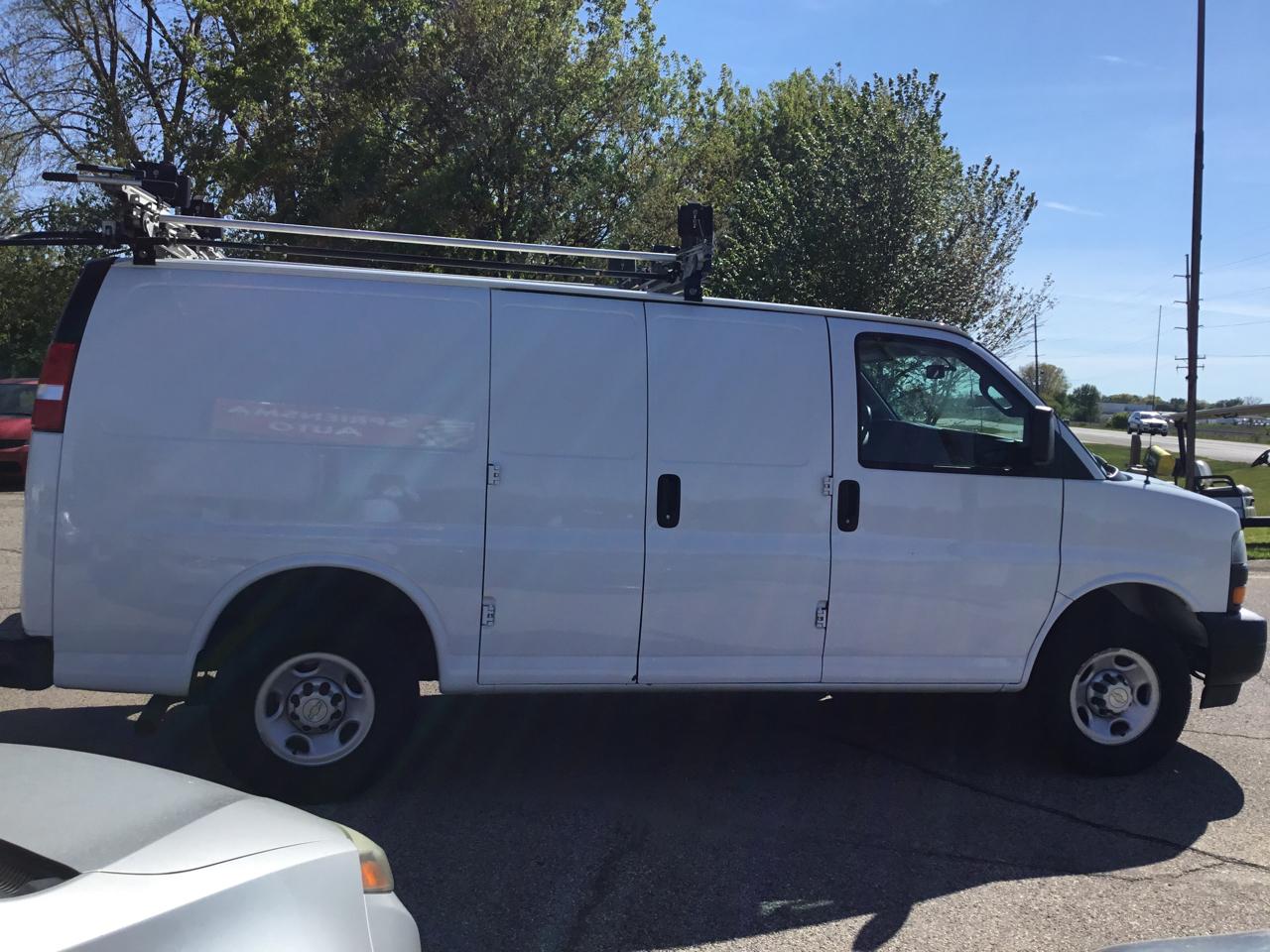 Chevrolet Express Cargo Van RWD 2500 135" 2020