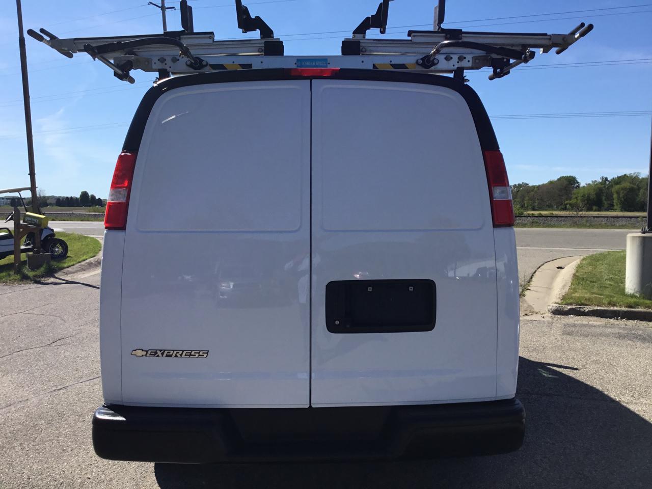 Chevrolet Express Cargo Van RWD 2500 135" 2020