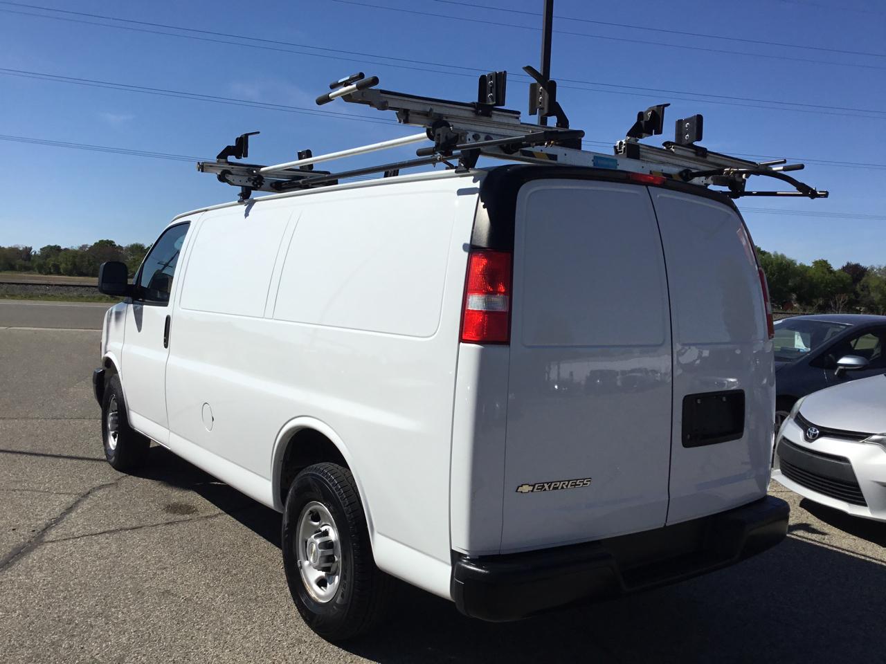 Chevrolet Express Cargo Van RWD 2500 135" 2020