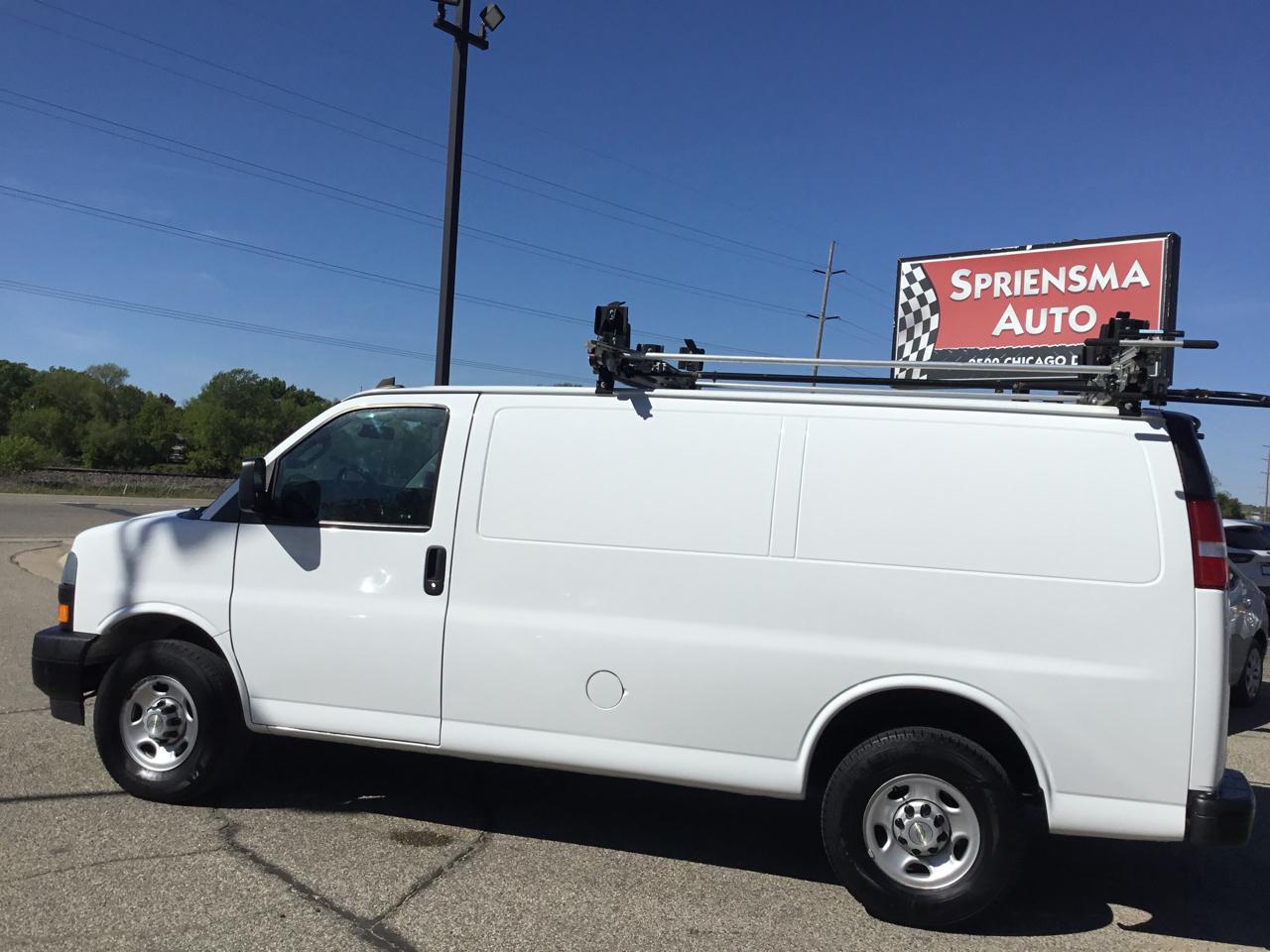 Chevrolet Express Cargo Van RWD 2500 135" 2020
