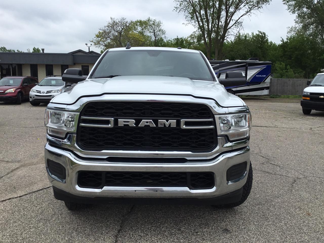 RAM 2500 Tradesman 4x4 Crew Cab 8' Box 2022