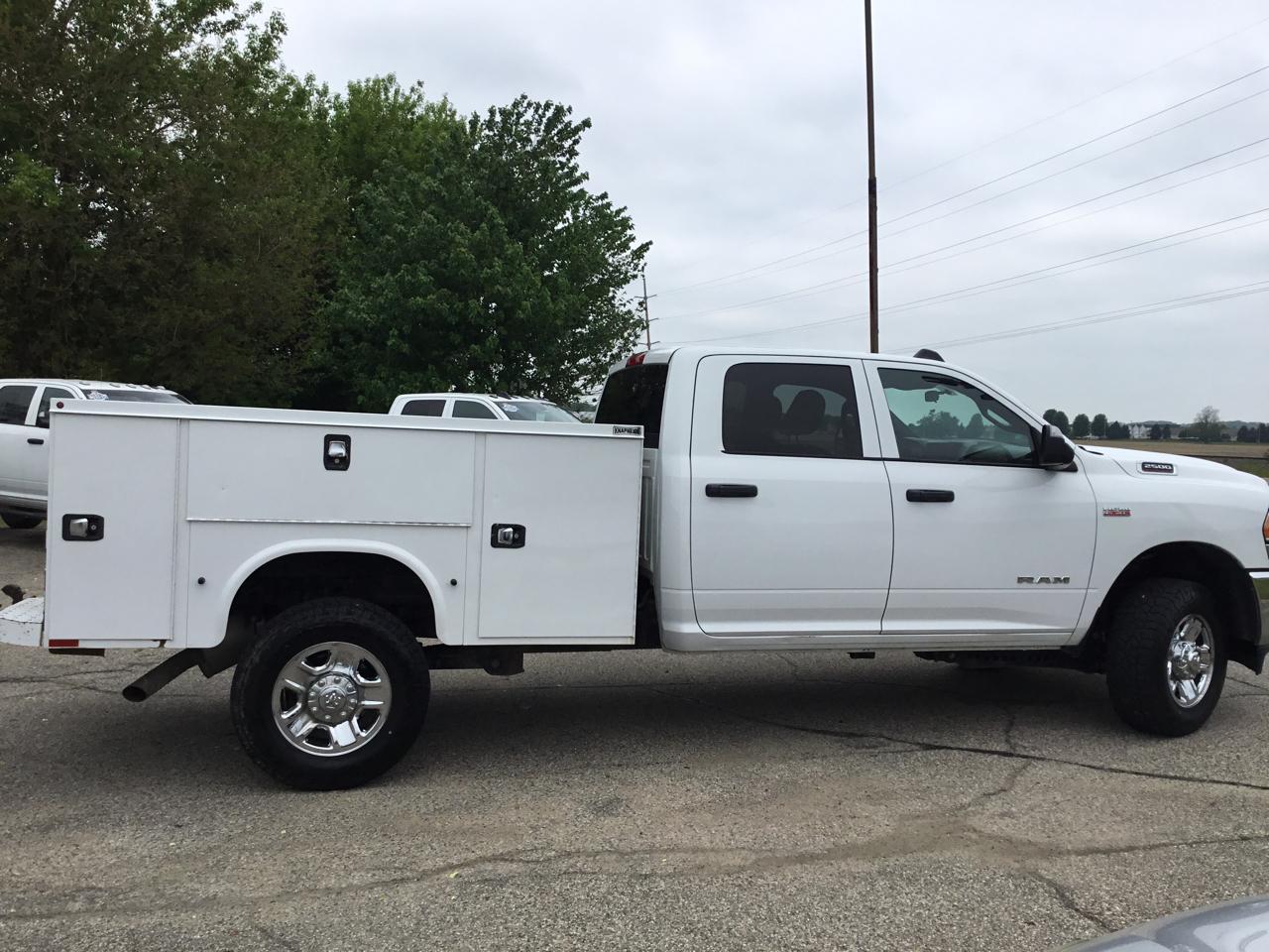 RAM 2500 Tradesman 4x4 Crew Cab 8' Box 2022