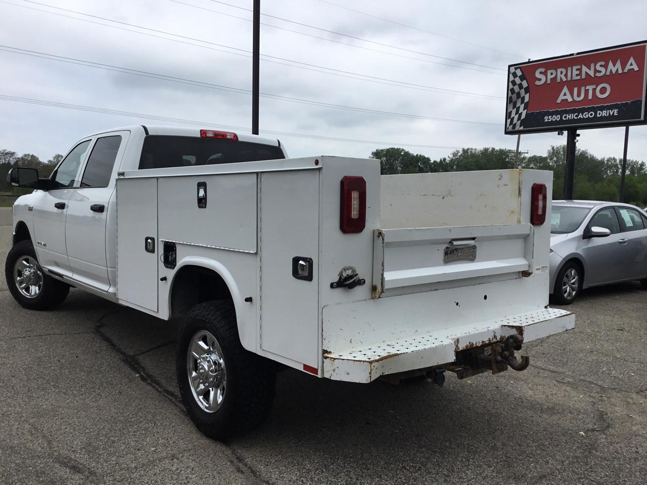 RAM 2500 Tradesman 4x4 Crew Cab 8' Box 2022