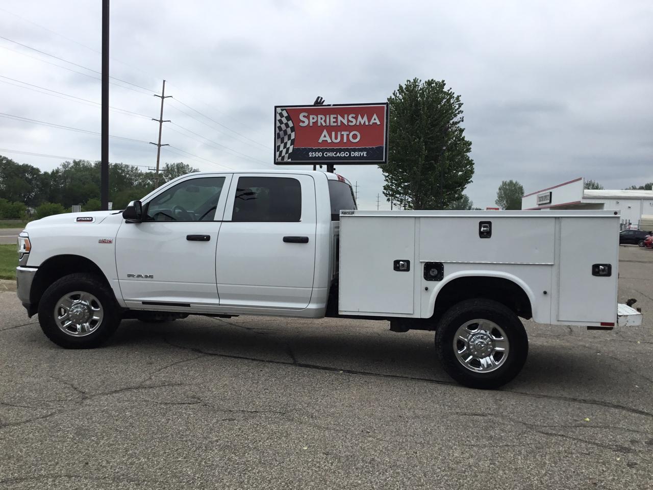RAM 2500 Tradesman 4x4 Crew Cab 8' Box 2022