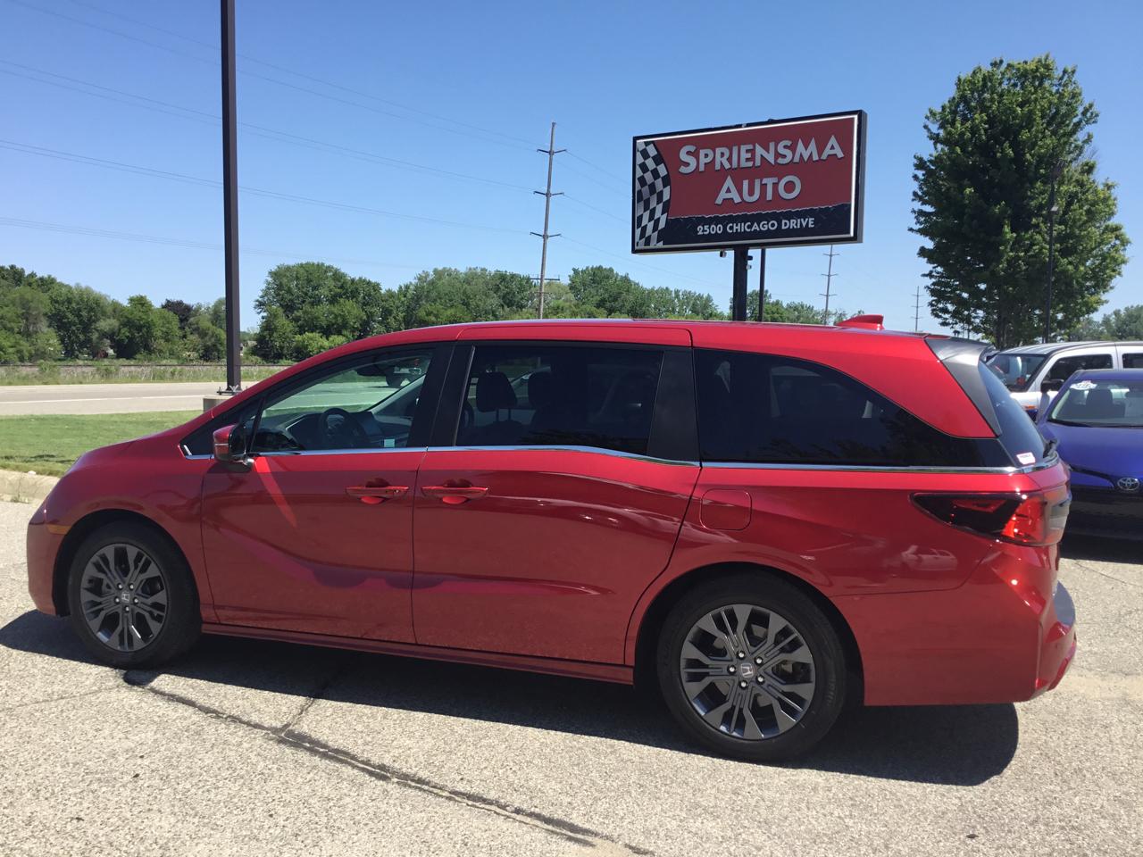 Honda Odyssey Touring Auto 2025
