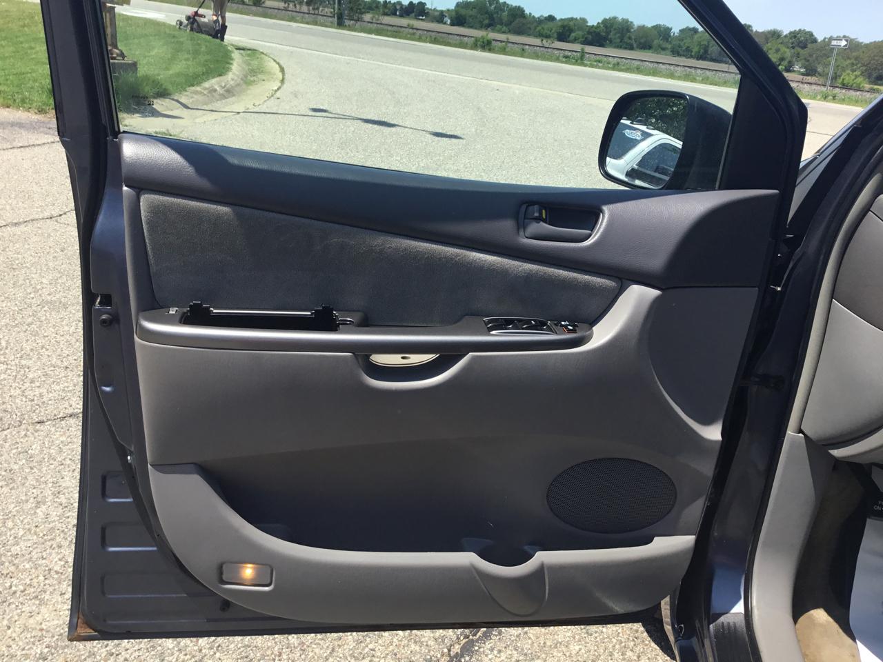 Toyota Sienna CE FWD Cargo Van (Natl) 2006
