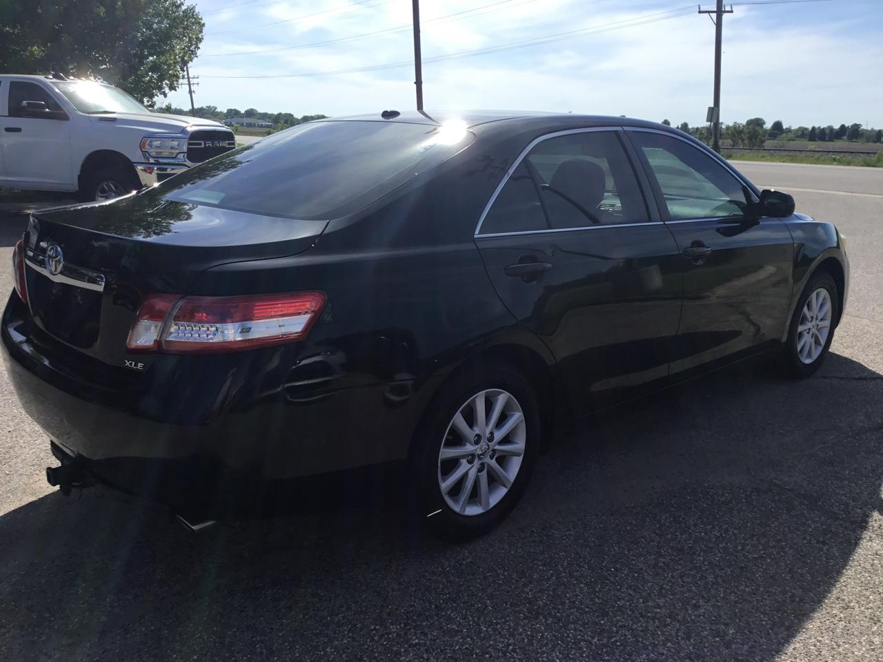Toyota Camry 4dr Sdn V6 Auto XLE (Natl) 2010