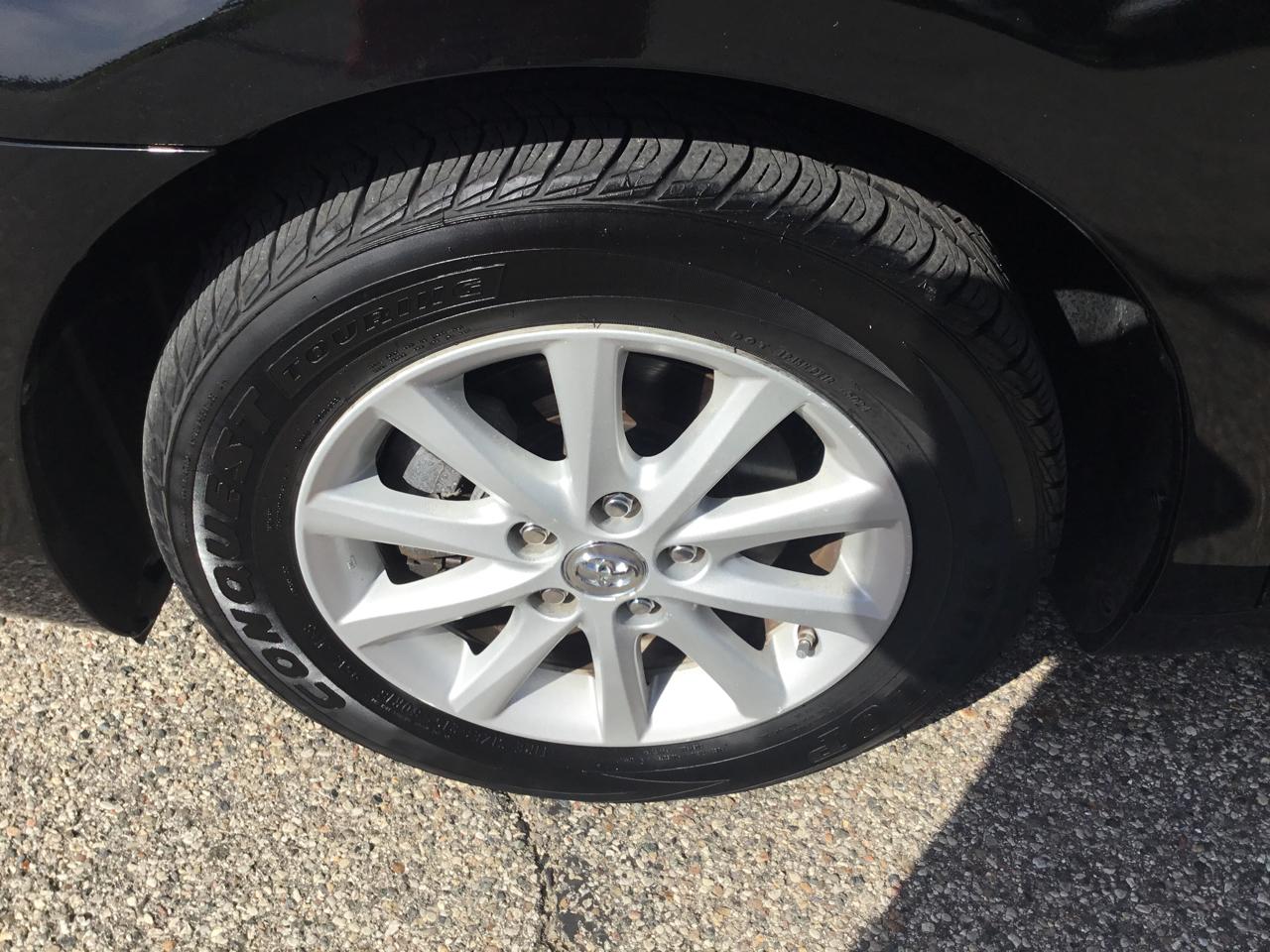 Toyota Camry 4dr Sdn V6 Auto XLE (Natl) 2010