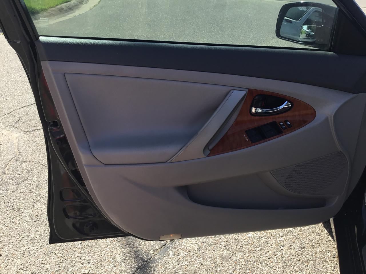 Toyota Camry 4dr Sdn V6 Auto XLE (Natl) 2010