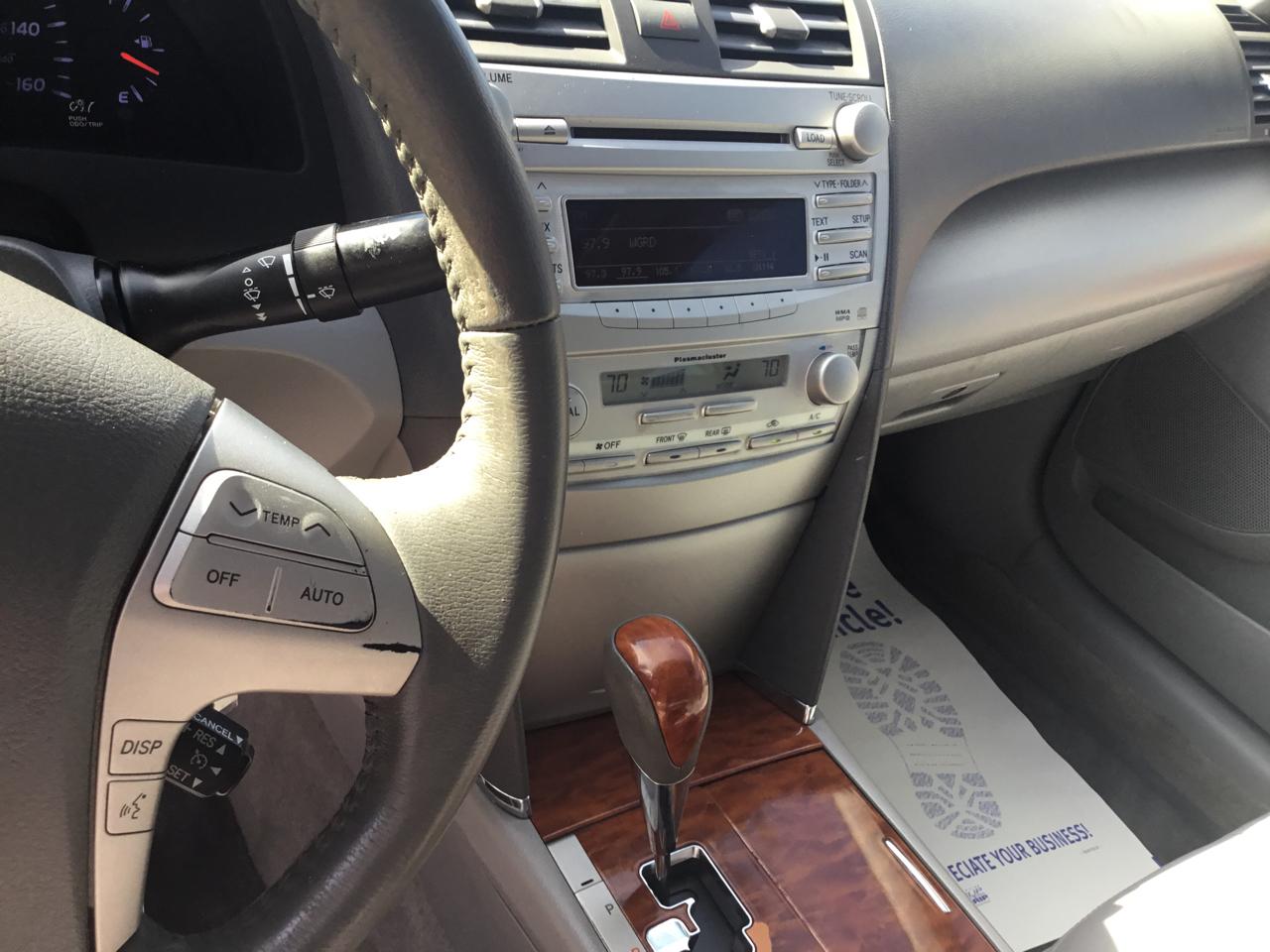 Toyota Camry 4dr Sdn V6 Auto XLE (Natl) 2010