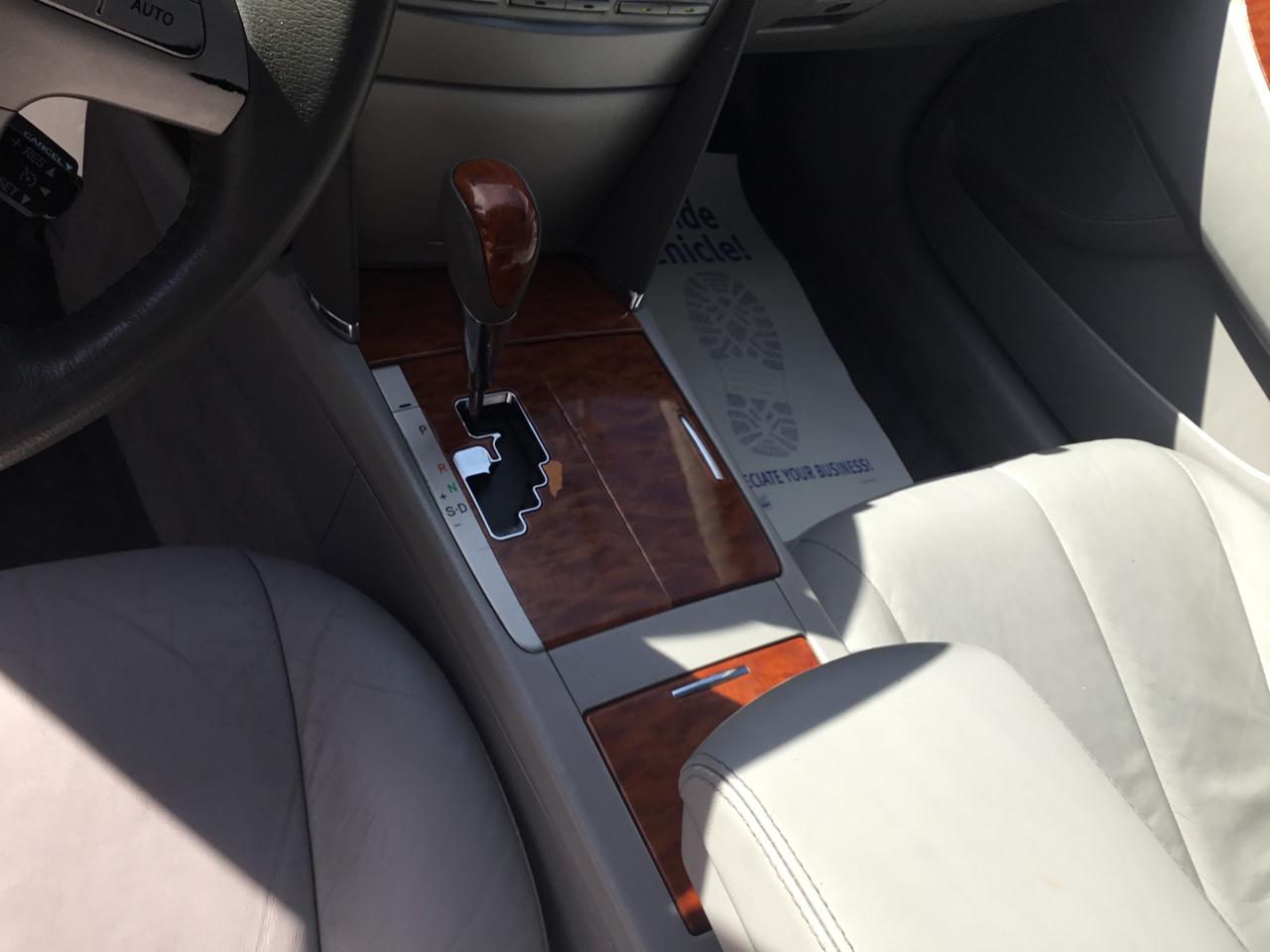 Toyota Camry 4dr Sdn V6 Auto XLE (Natl) 2010