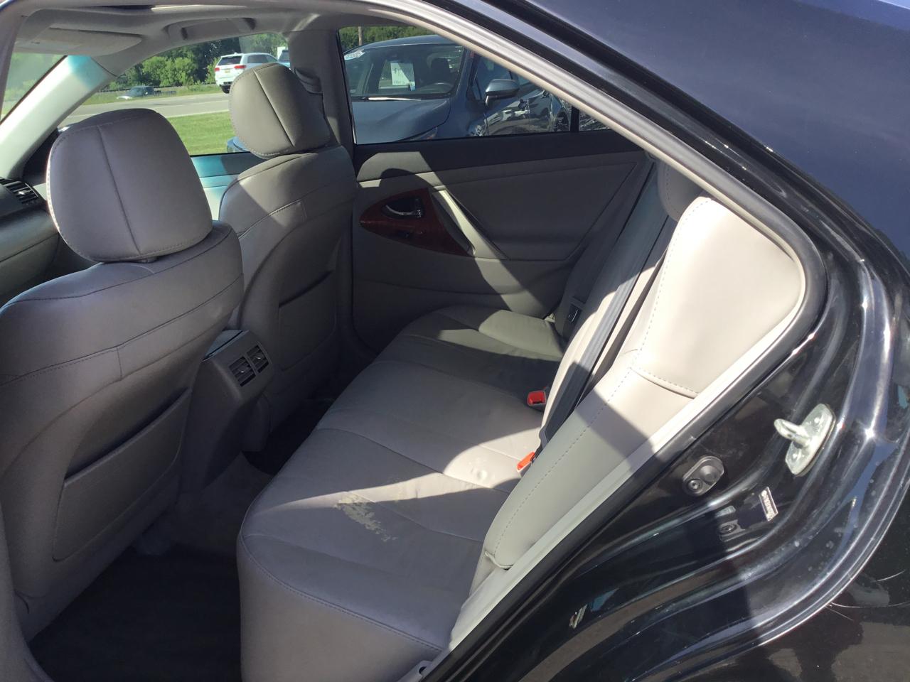 Toyota Camry 4dr Sdn V6 Auto XLE (Natl) 2010
